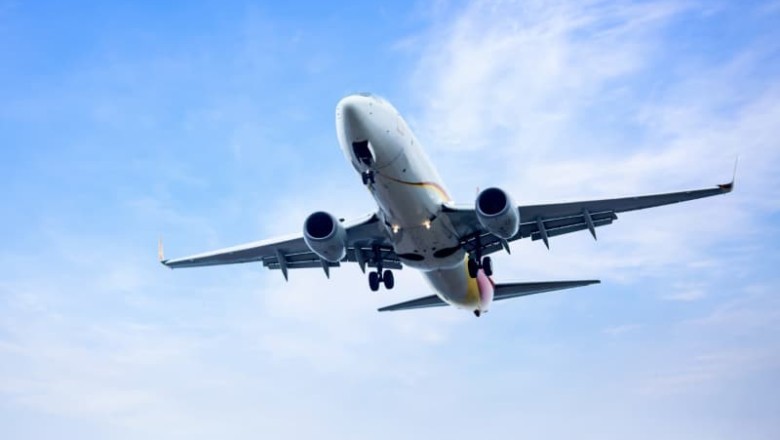 Single Mother Barred from Boarding Flight, Her Reaction Brings Everyone to Tears