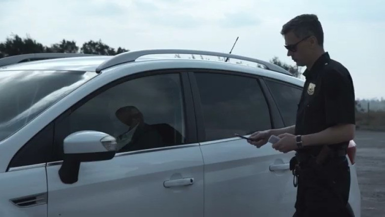 The Moment That Changed Everything: How One Police Officer's Kindness Went Viral