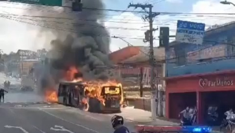 Shocking Fiery Bus Crash In São Paulo: Heart-stopping Footage Captures Explosive Collision And Heroic Rescue!