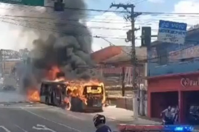 Shocking Fiery Bus Crash In São Paulo: Heart-stopping Footage Captures Explosive Collision And Heroic Rescue!