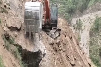 What Happens When an Excavator Hoists a Giant Rock 10 Times? You Won't Believe the Results!